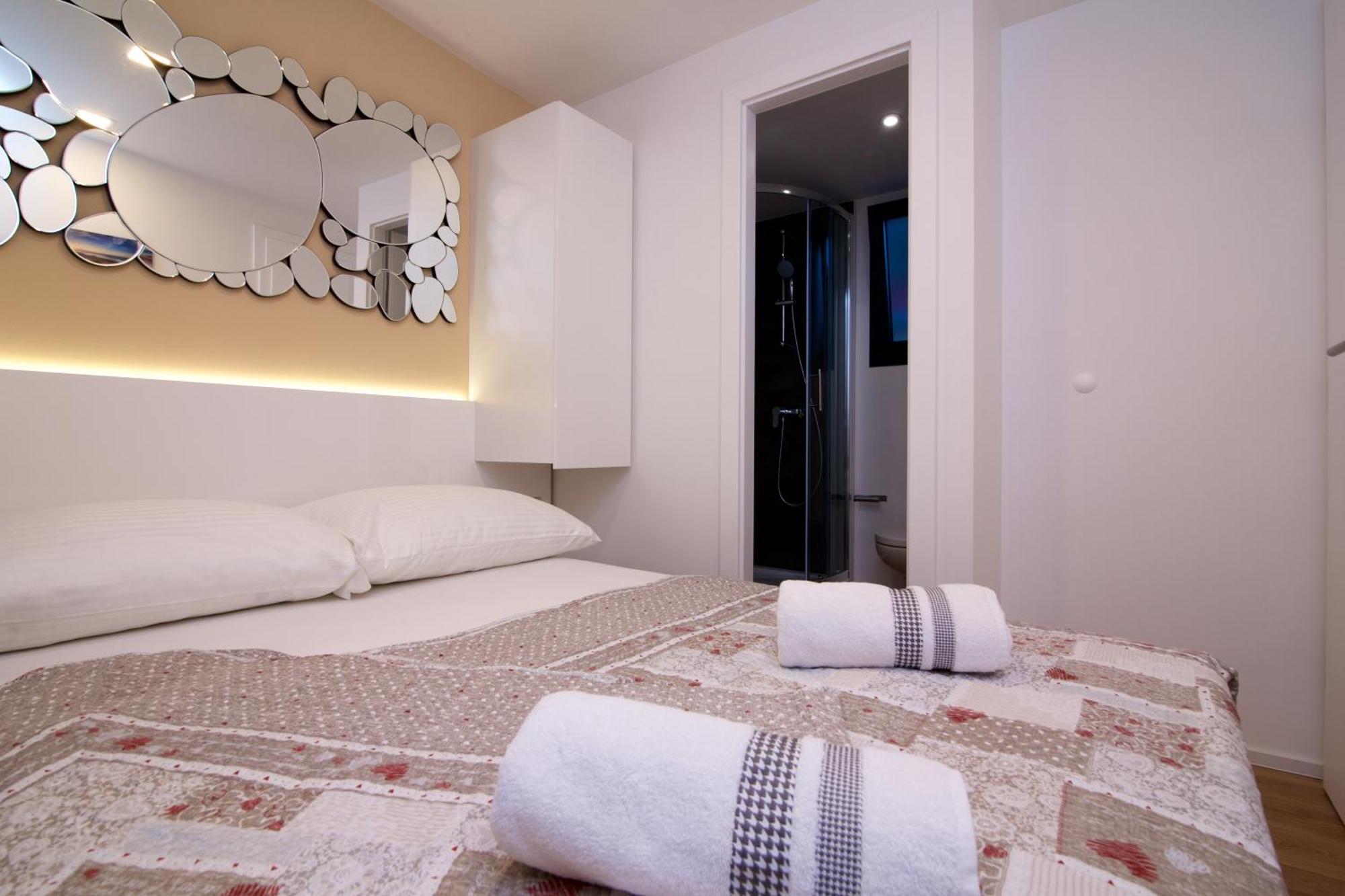 Tomica Apartments With Pool Biograd Na Moru Esterno foto
