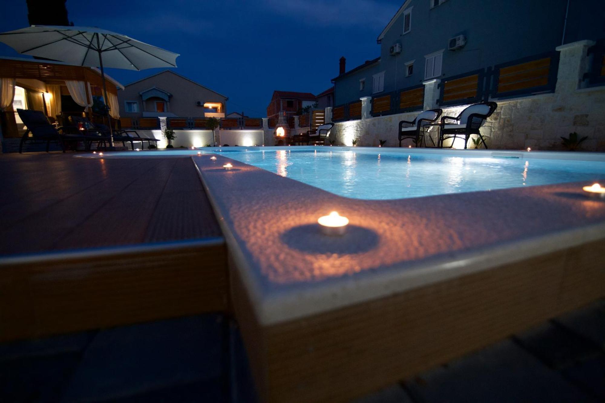 Tomica Apartments With Pool Biograd Na Moru Esterno foto