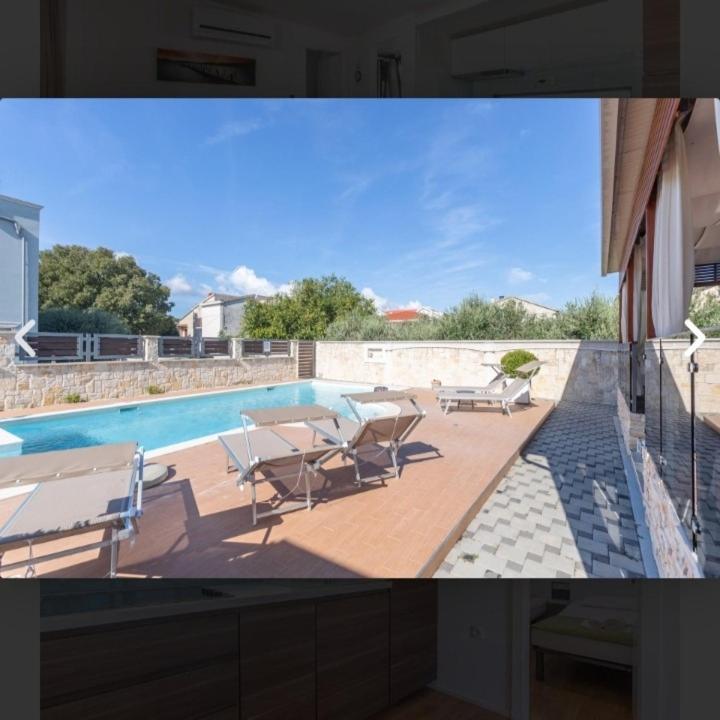Tomica Apartments With Pool Biograd Na Moru Esterno foto