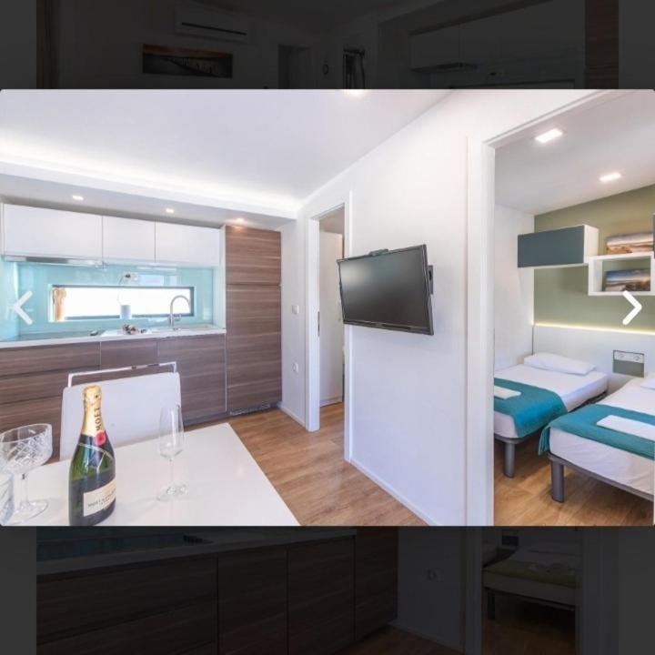 Tomica Apartments With Pool Biograd Na Moru Esterno foto