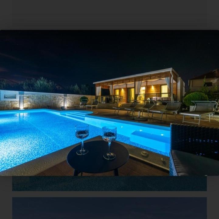 Tomica Apartments With Pool Biograd Na Moru Esterno foto